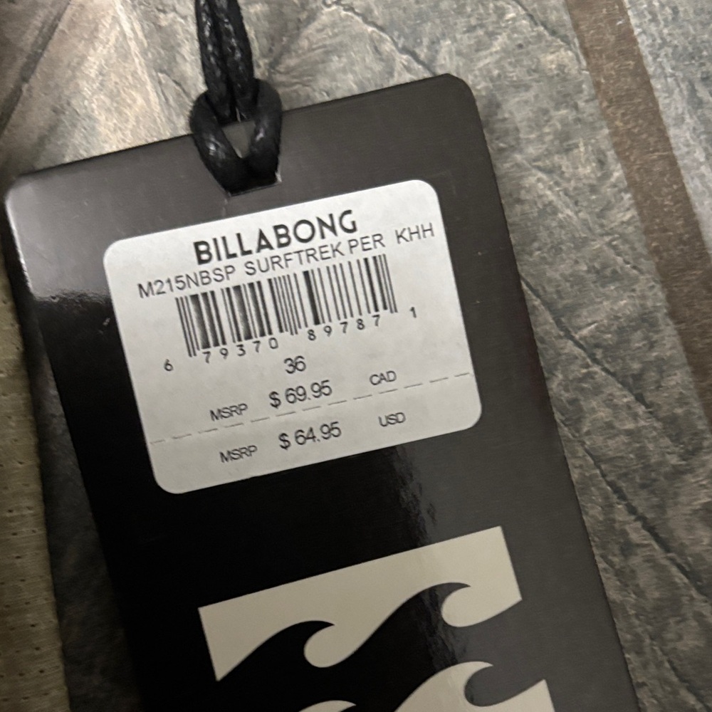 Billabong Men's Khaki Flat Front Shorts - Picture 2 of 4